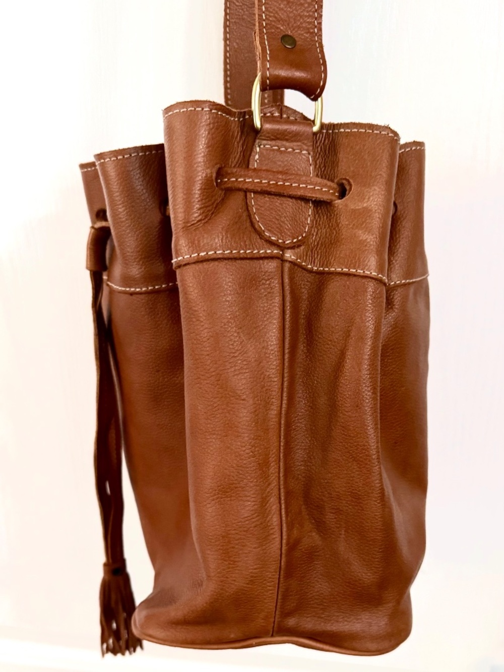 Tan 100% Leather Bucket Shoulder or Crossbody Bag by Sseko, Brass hardware - Picture 4 of 7